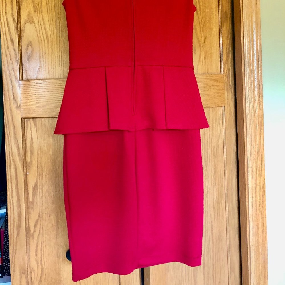 RED DRESS! - Picture 4 of 5